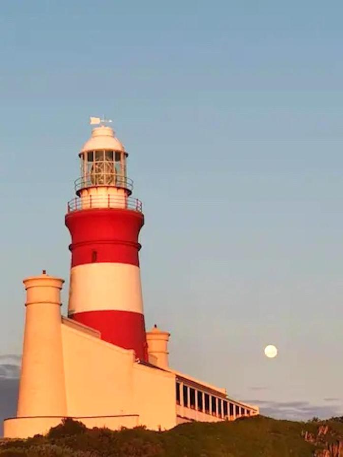 Dee'S Place Hotel Agulhas Buitenkant foto