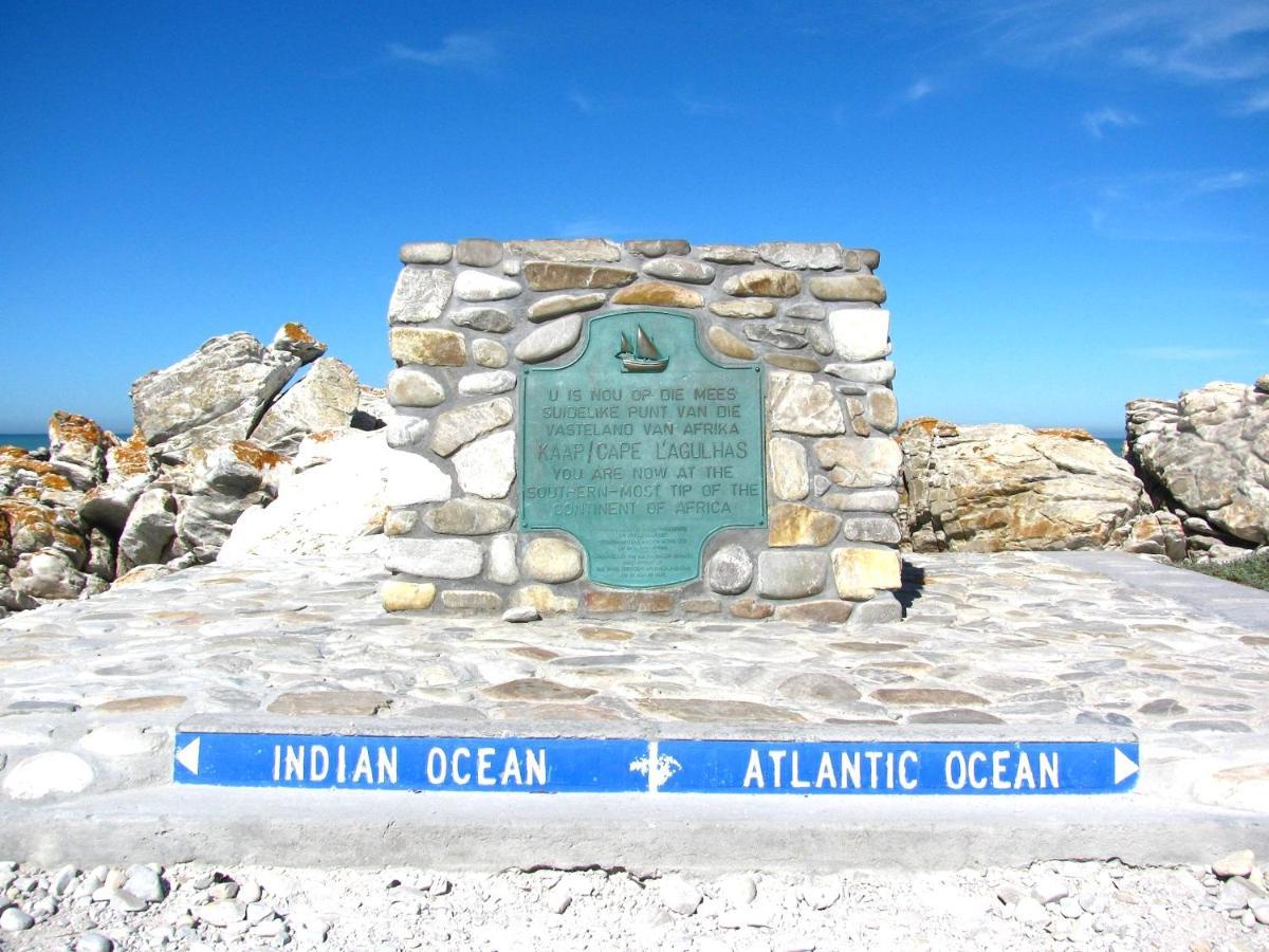 Dee'S Place Hotel Agulhas Buitenkant foto