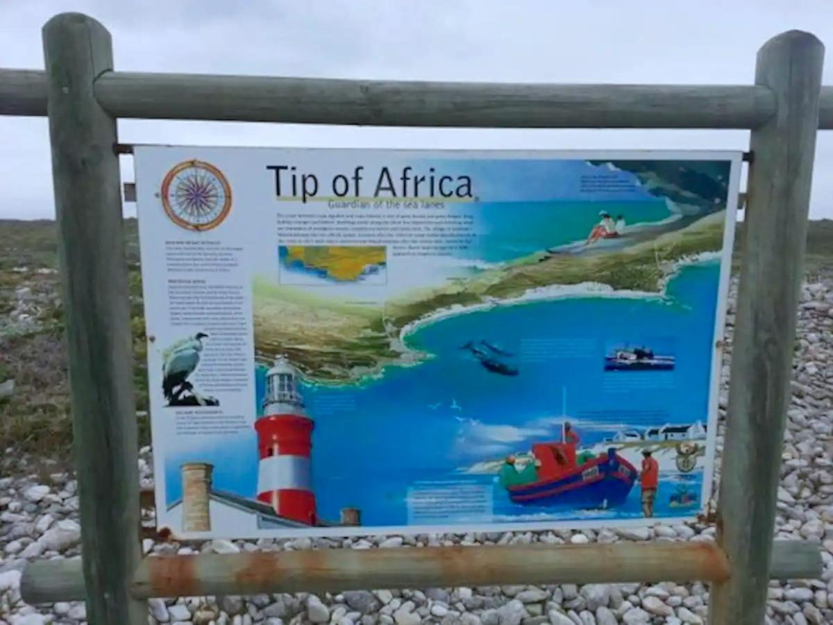 Dee'S Place Hotel Agulhas Buitenkant foto