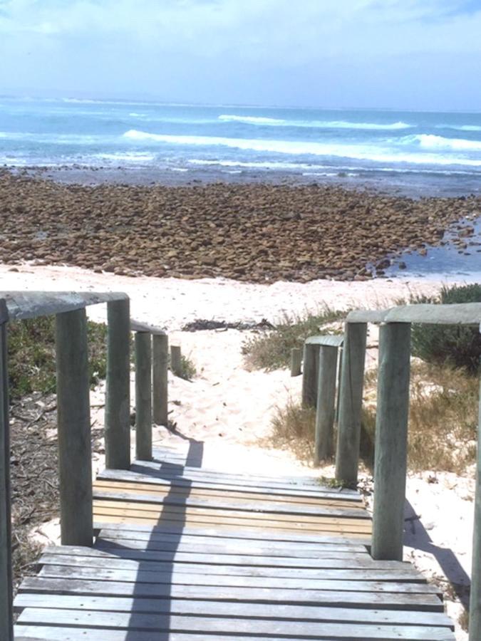 Dee'S Place Hotel Agulhas Buitenkant foto